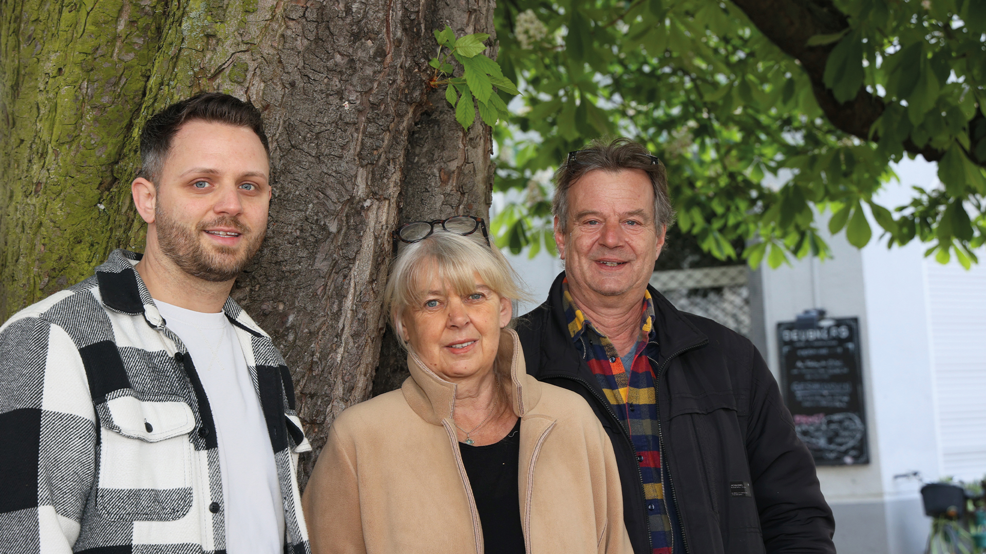 Eveline Burckardt und Klaus Kampa mit Sohn Andreas Burckardt vom Mobilen Pflegedienst.