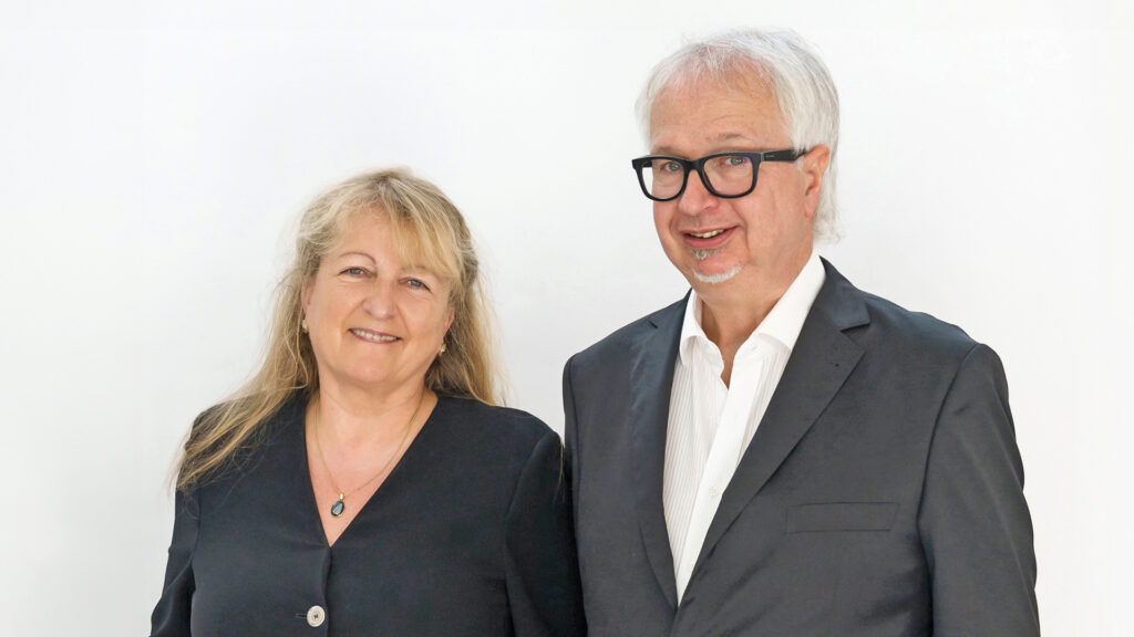 Elke Maria Esser und Stefan Dreetz stehen für eine fachkundige Beratung in Sachen Büromöbel.