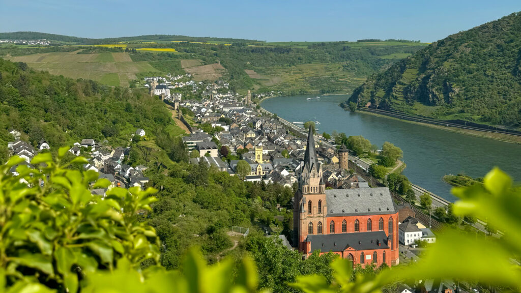 Die Aussicht von der Schönburg auf Oberwesel